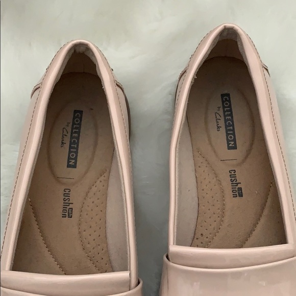 Pink patent leather loafers - Picture 2 of 3